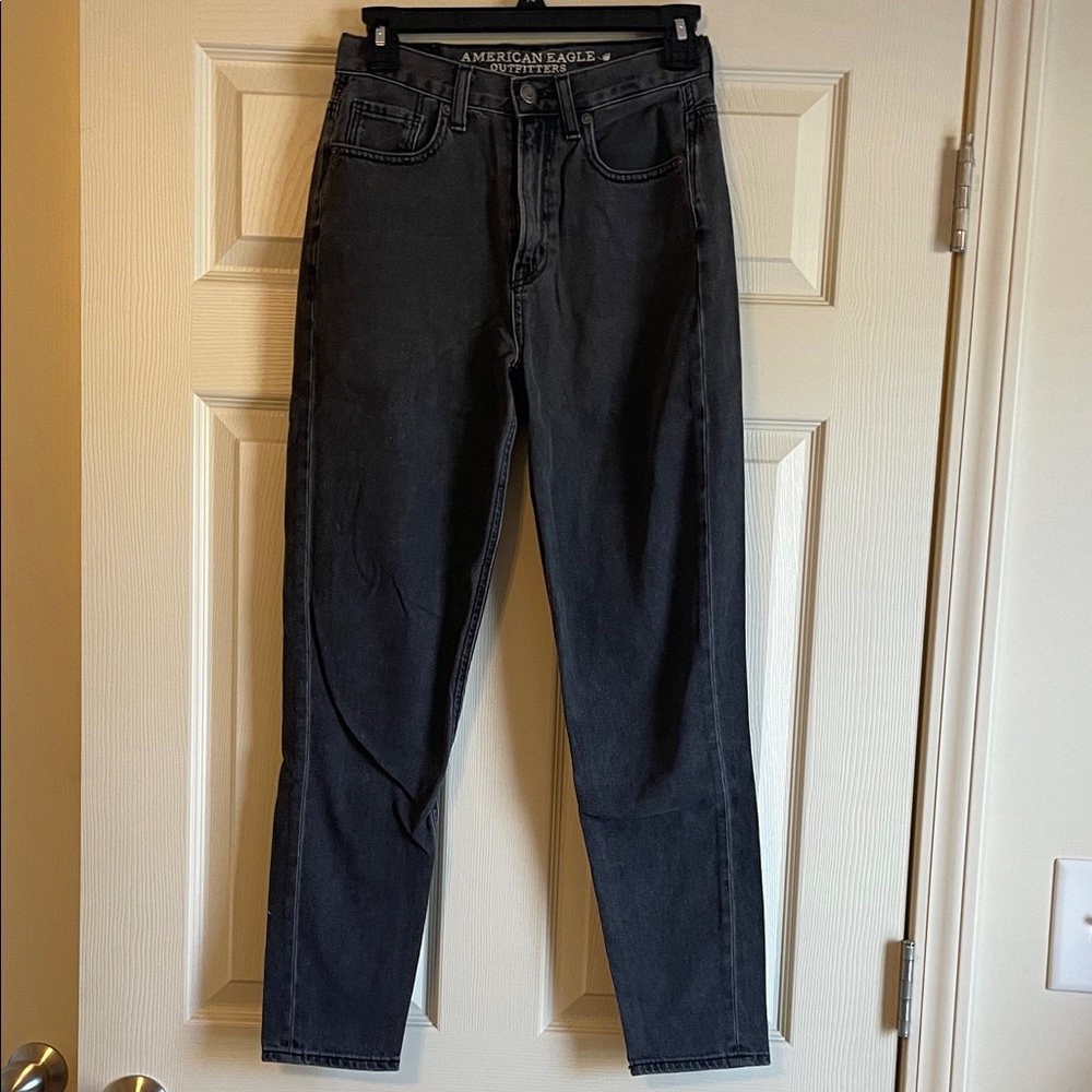American Eagle Outfitters black mom jeans